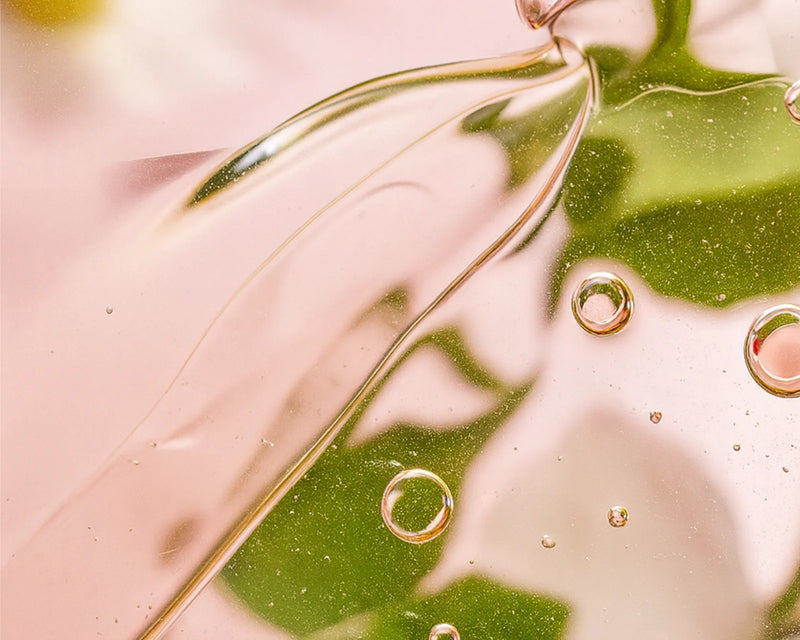 Kamillen- und Rosenwasser