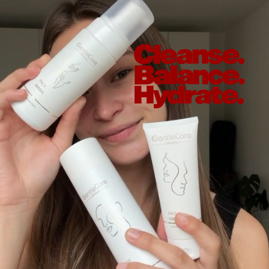 Frau hält GentleCare Face Wash, Face Toner und Face Cream, dazu die englische Zeile 'Cleanse. Balance. Hydrate.'
